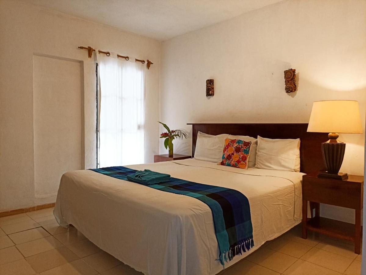 Casa De Los Pajaros - B&B Valladolid  Buitenkant foto