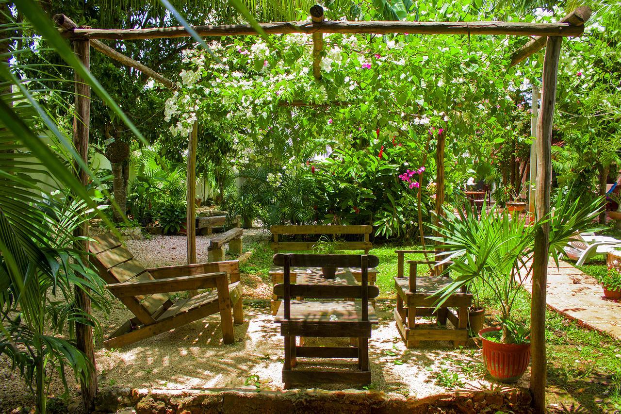 Casa De Los Pajaros - B&B Valladolid  Buitenkant foto